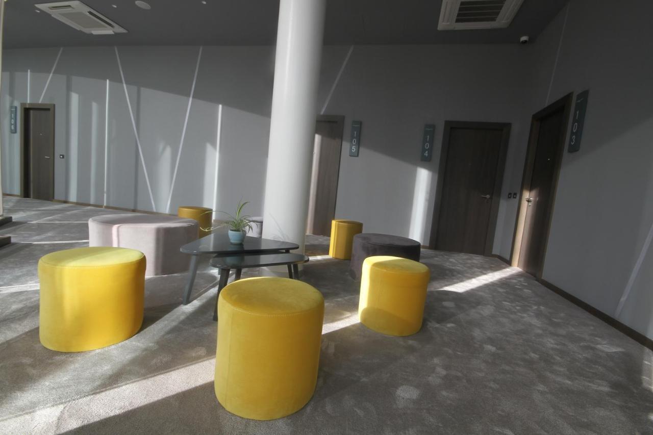 Albes Hotel Fier Luaran gambar