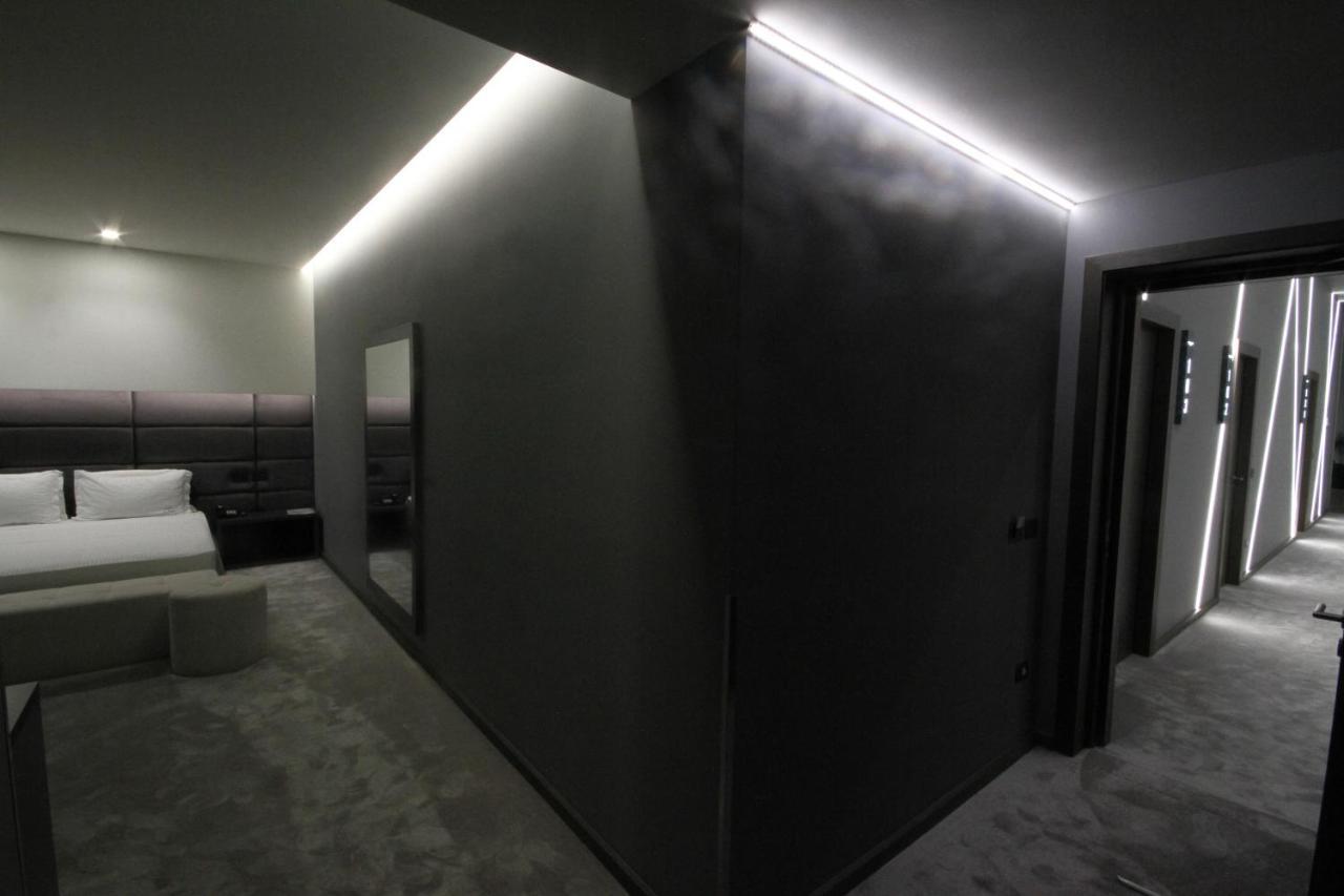 Albes Hotel Fier Luaran gambar