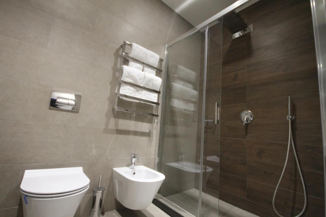 Albes Hotel Fier Luaran gambar