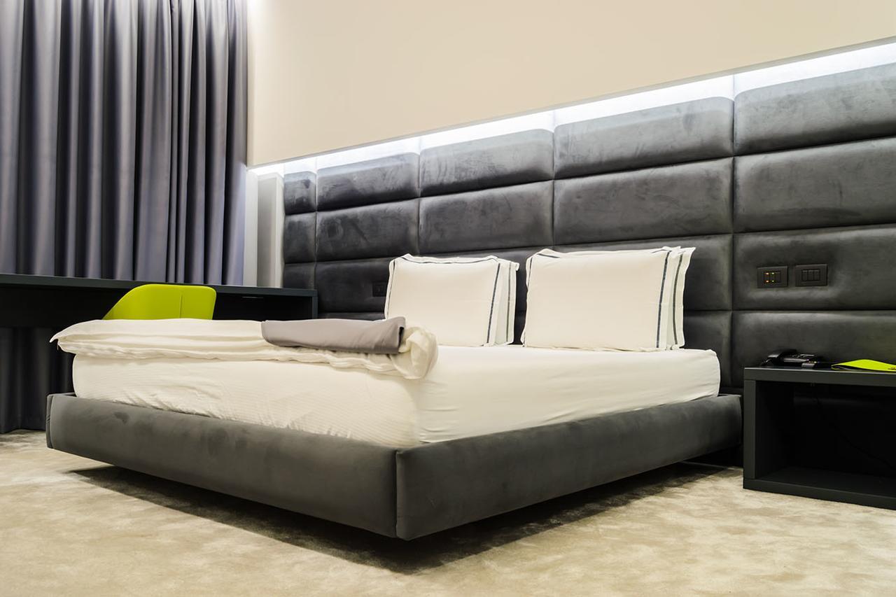 Albes Hotel Fier Luaran gambar