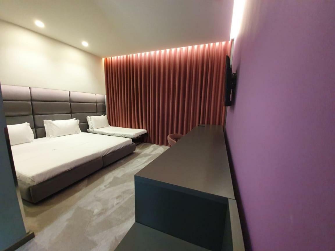 Albes Hotel Fier Luaran gambar